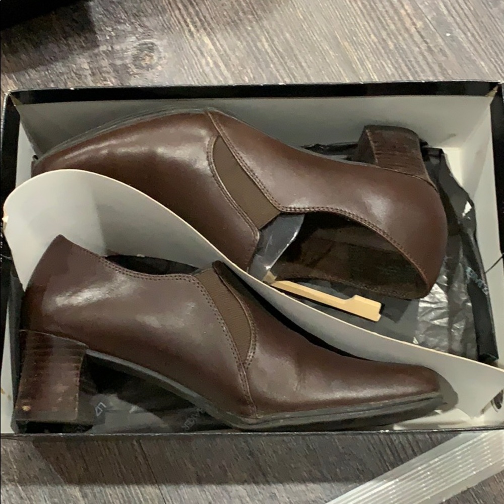 Brown heeled shoes